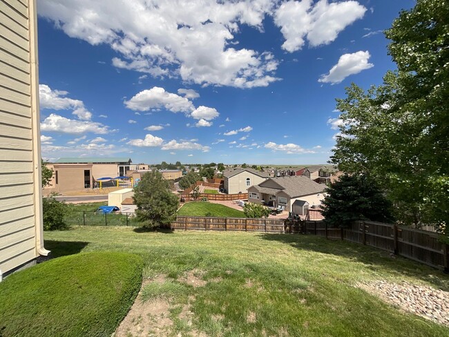Building Photo - 3 Bedroom Home Available Near Barnes Rd & ...