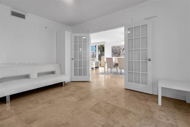 Building Photo - 9 NE 20th Ave