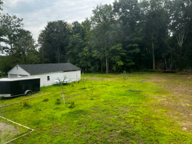 Building Photo - 10 Battey Dr