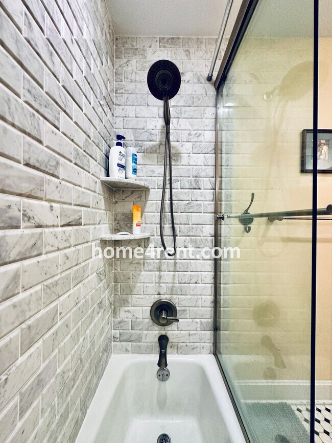 Building Photo - A Lovely, Four Bedroom Lenexa Home w/ Wood...