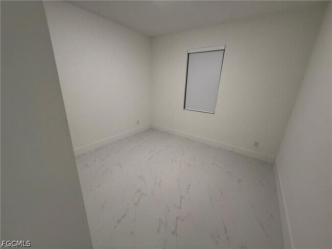 Building Photo - 3222 48th St W