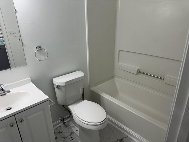 Building Photo - 2756 Sweetwater Ct