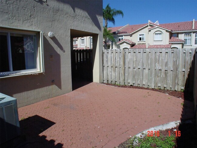 Building Photo - 5173 NW 114th Pl