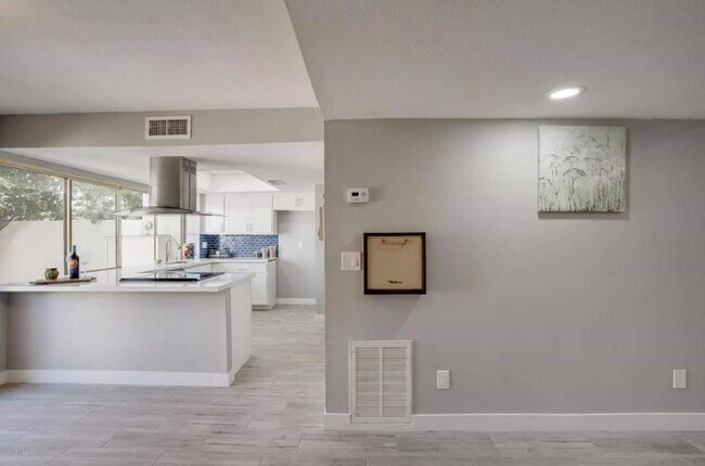 Building Photo - 4678 N 19th Ave
