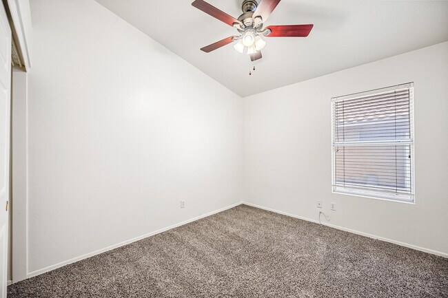 Building Photo - 5240 W Tonto Rd