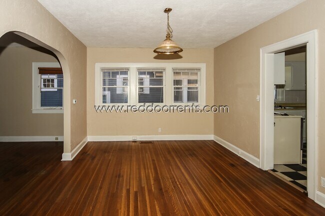 Building Photo - Coming Soon! 2 Bedroom/ 1.5 Bath Forest Hi...