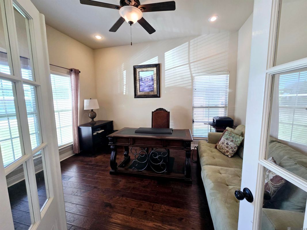 Building Photo - 18258 River Landing Dr
