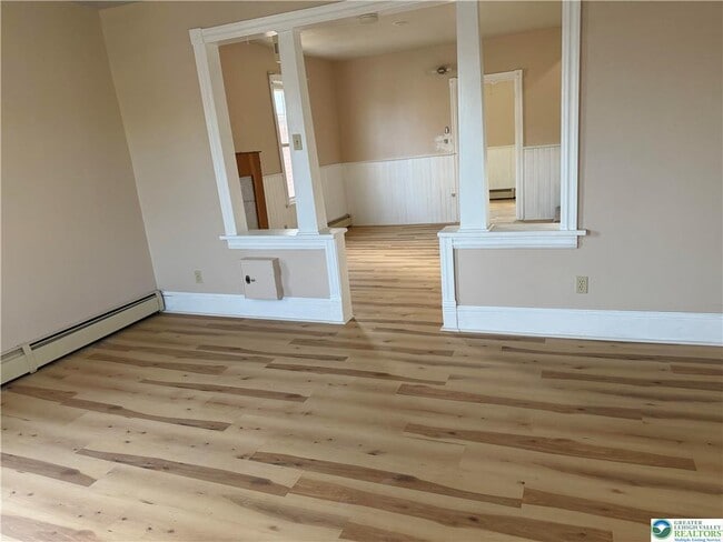 Building Photo - 4453 Main St