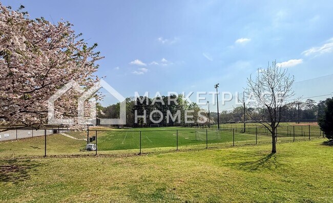 Building Photo - 3594 Parkhaven Pl