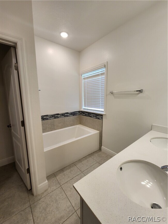 Building Photo - 88 Linder Dr