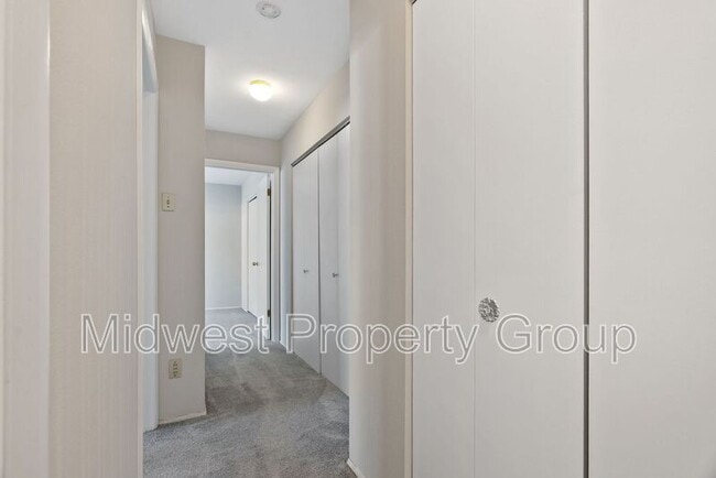 Building Photo - 8776 Sieloff Dr