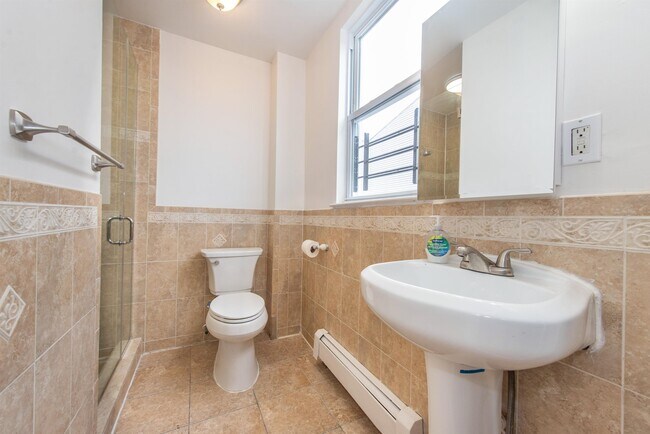 Building Photo - 263 S 10th St