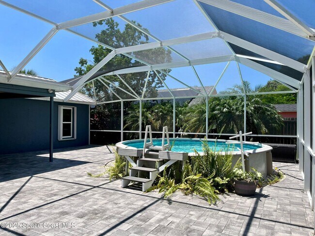 Building Photo - 3463 Mazur Dr
