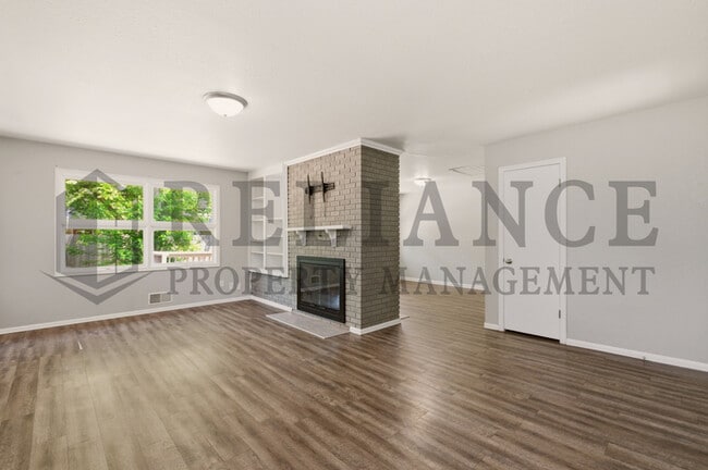 Building Photo - 730 N Chipper Ln