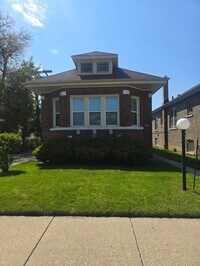 Building Photo - 9142 S Paulina St