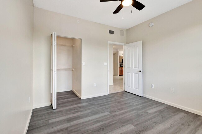 Building Photo - 9833 Baywinds Blvd