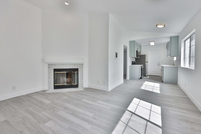 Building Photo - 2 Bedroom apartment in North Park