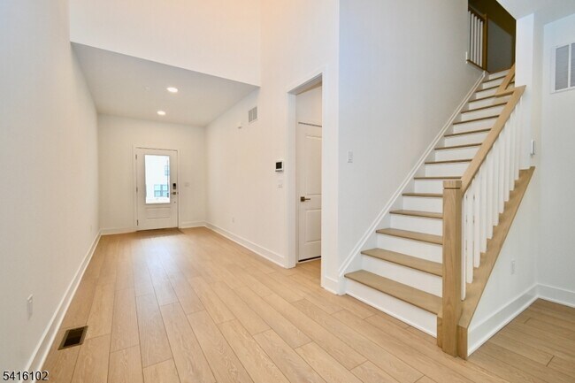 Building Photo - 26 Arowana Rd