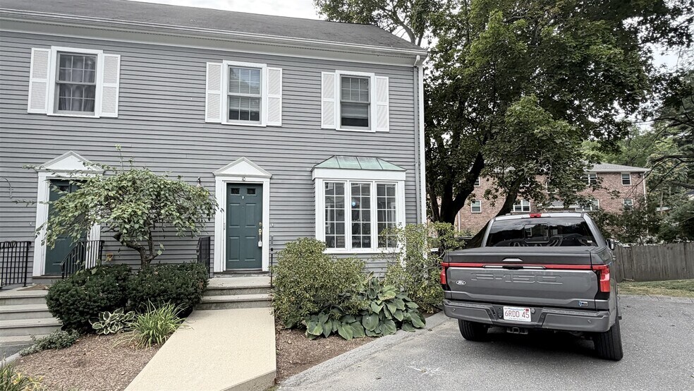 Building Photo - 2 Glenbrook Ln