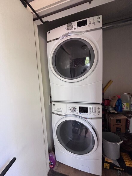 Building Photo - 58 Kihalani St