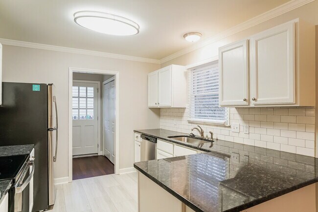 Building Photo - 4813 Draper Rd