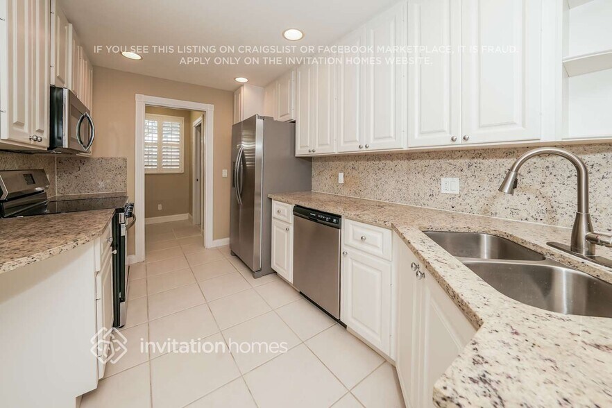 Building Photo - 400 Capistrano Dr