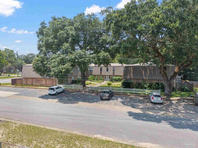 Building Photo - 8101 Tippin Ave
