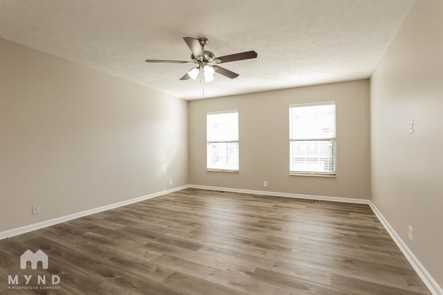 Building Photo - 3100 Creekview Ln