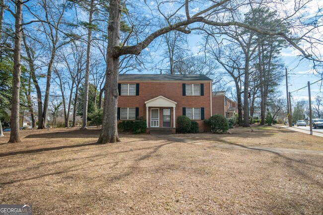 Building Photo - 130 University Dr