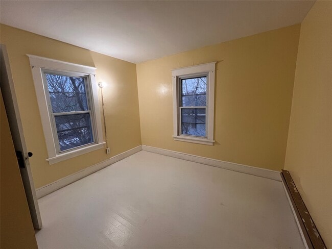 Building Photo - 155 Willow St