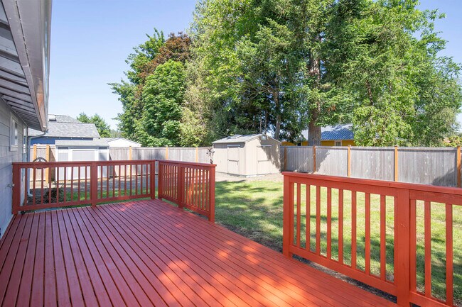 Building Photo - 38244 SE 85th St