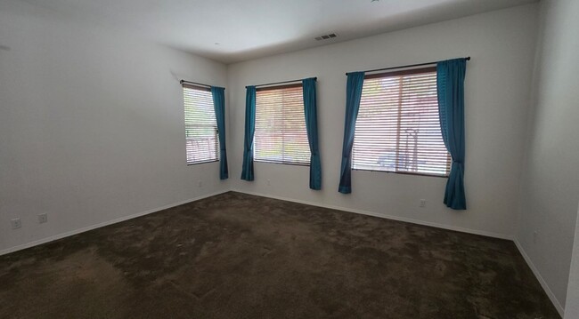 Building Photo - 6015 Dubois Pl