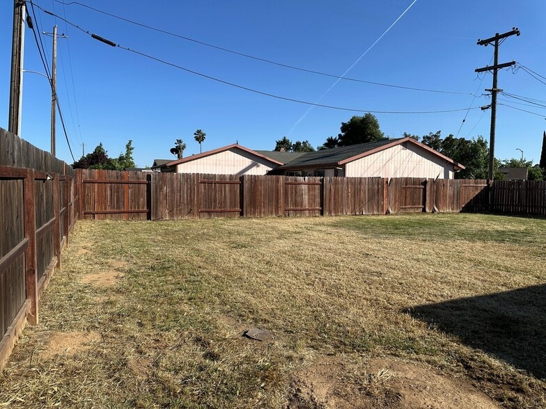 Building Photo - 1624 Catalpa St