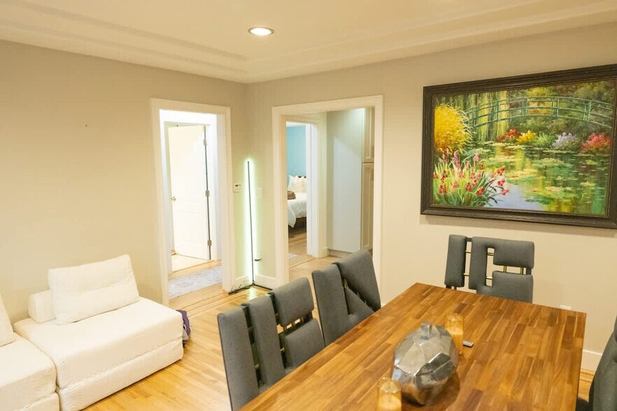 Building Photo - 3920 Ardley Ave