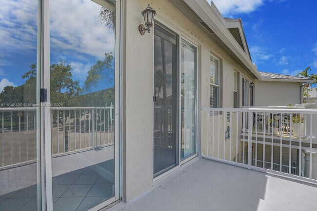 Building Photo - 1013 Shoma Dr