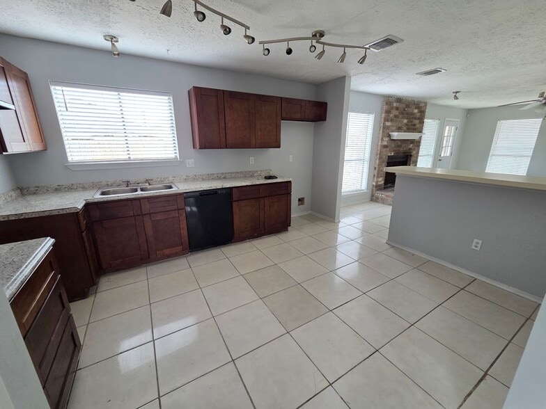 Building Photo - 1454 Plumwood Dr