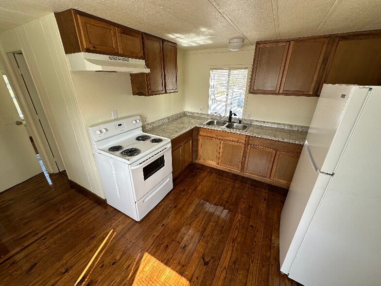 Building Photo - 85 Young Rd