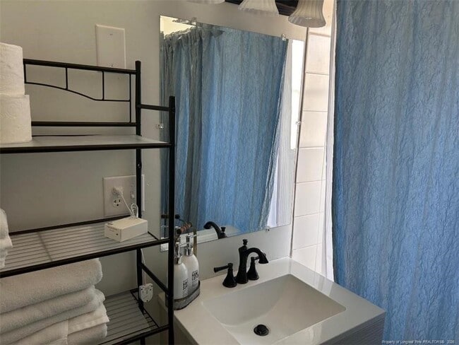 Building Photo - 1109 North St