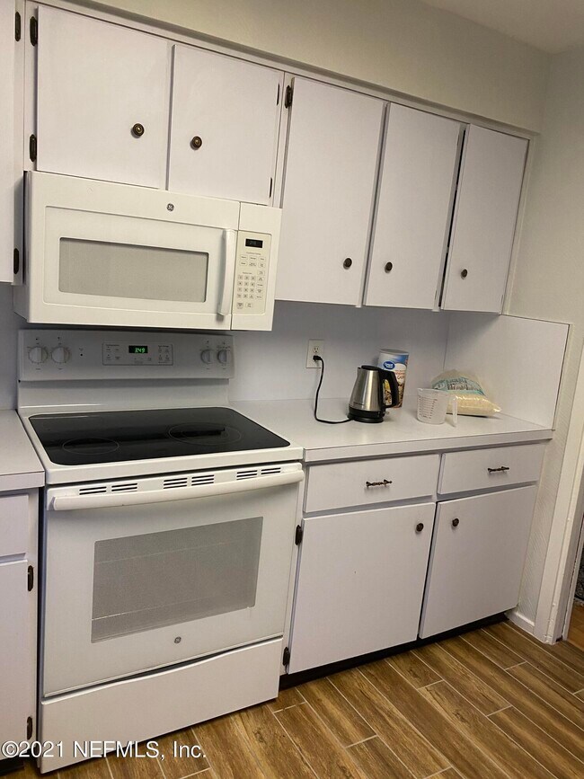 Building Photo - 7760 Las Palmas Way
