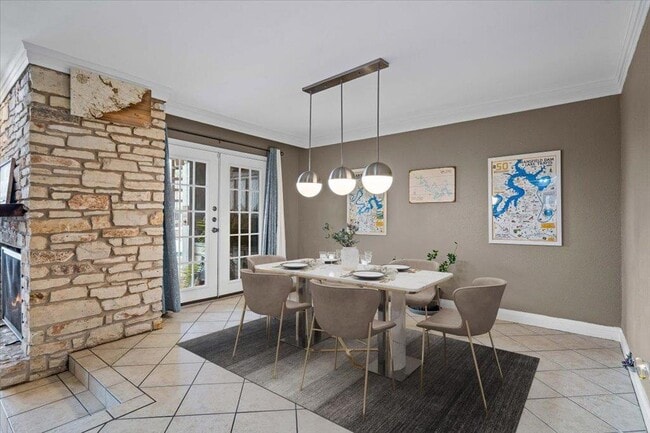 Building Photo - 143 World of Tennis Sq