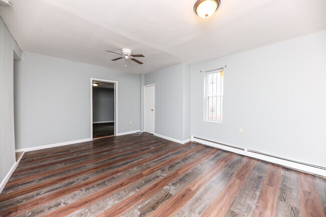 Building Photo - 140 Van Siclen Ave