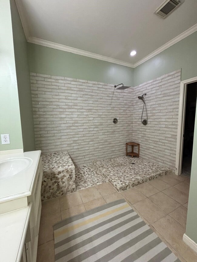 Building Photo - 1310 W Webster St