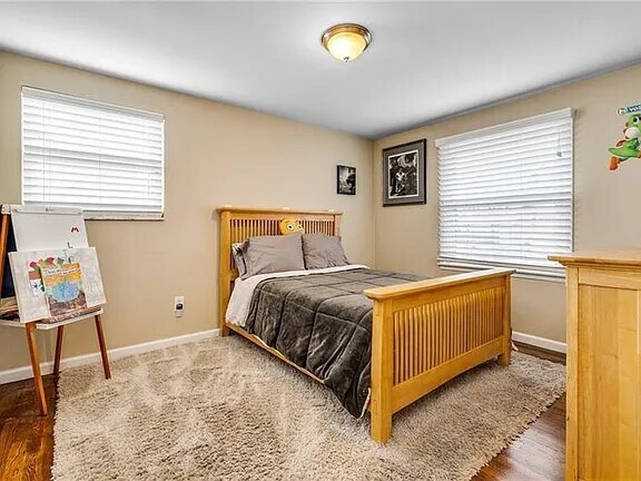 Building Photo - 353 Crescent Gardens Dr