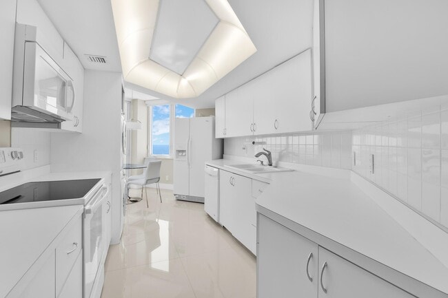 Building Photo - 500 S Ocean Blvd