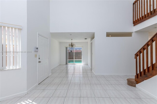 Building Photo - 2592 W Saratoga Dr