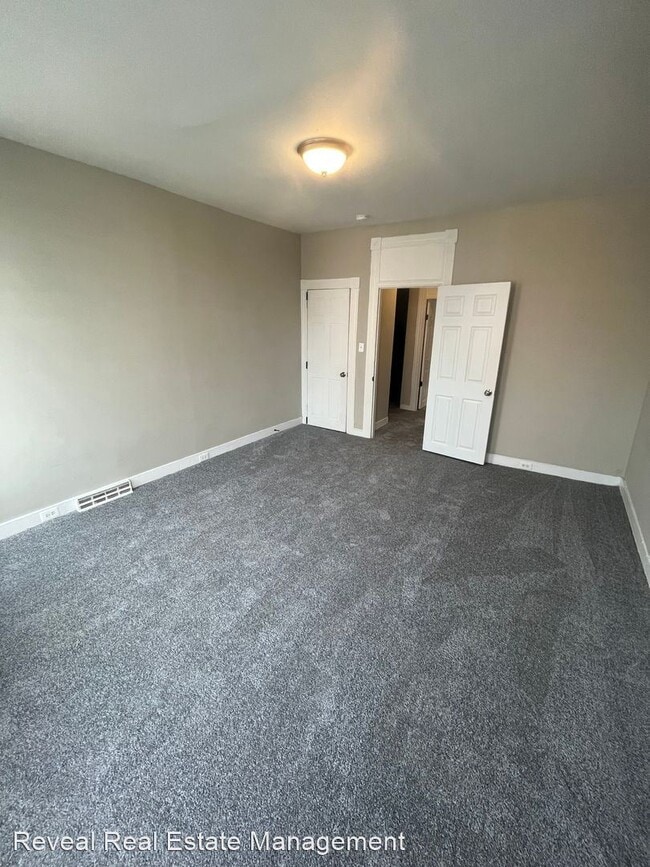 Building Photo - 3 br, 1 bath House - 2841 Parkwood Ave