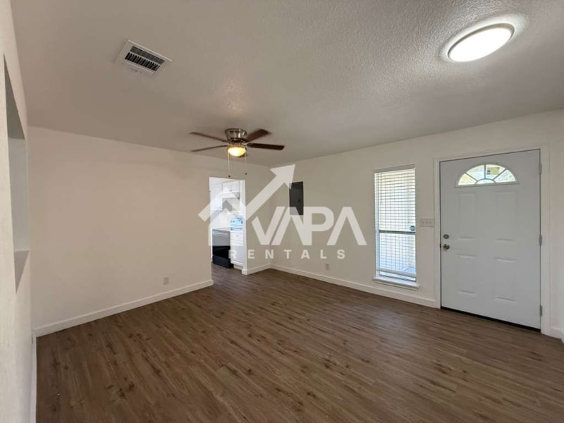 Building Photo - 5822 Lake Wind