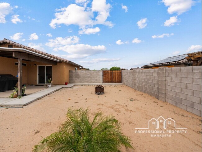 Building Photo - 3-bedroom, 2-bathroom home in Trail Estates