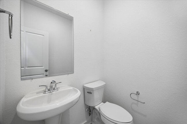 Building Photo - 15823 Bird of Paradise Dr