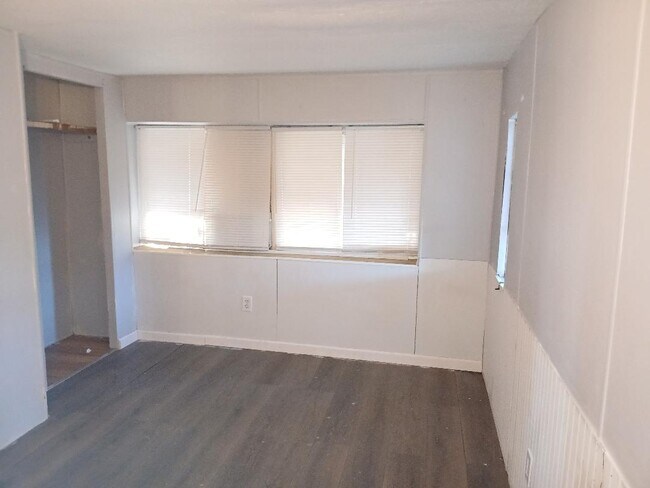 Building Photo - 5231 80th St N